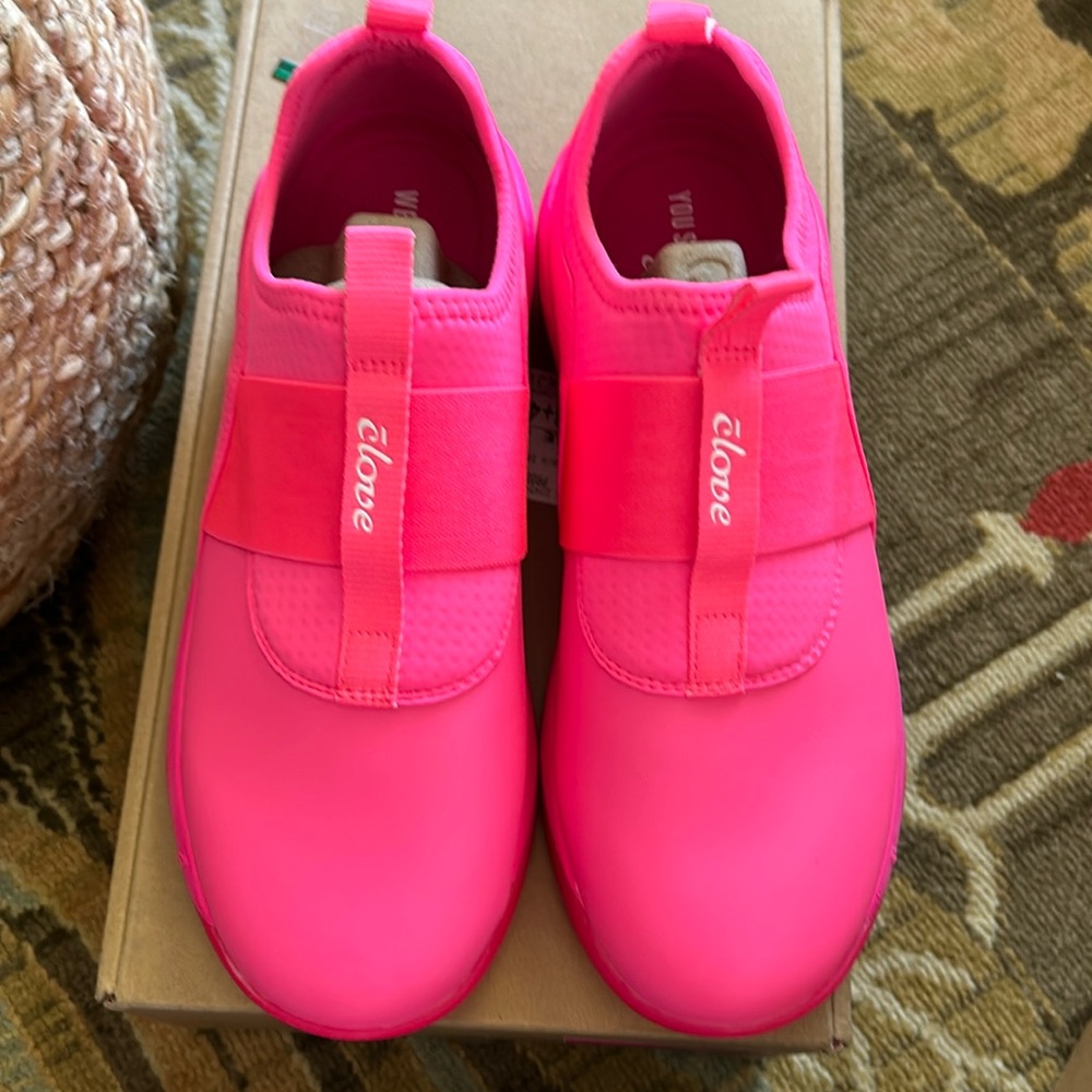 Clove Sneaker Hot Pink Limited Edition Classic Nurse Shoe Comfy Spring